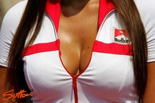 2005 Hungarian GP Pit Girls #66