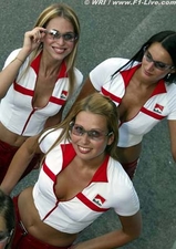 2005 Hungarian GP Pit Girls #8